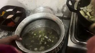 बैंगन मटर मुली की चटपटी सब्जी😋#food #cooking #delhi #recipe #foodie #vegetables #spicy #lunch 