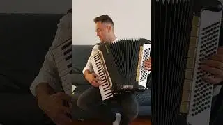 Adesea prin valuri ,adesea loviți