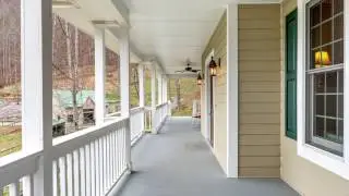 252 Martins Creek  - Un Branded
