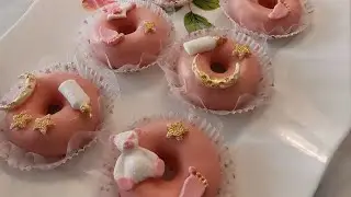 وصفة كعيكعات 🍩🍩بديكور المزيود  يذوبو فلفم وبحشوة معسلة وڨلاصاج يدوم طري لمدة طويلة