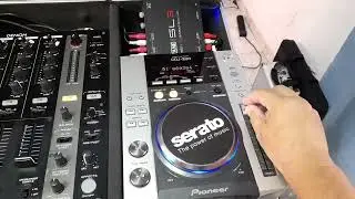 Vídeo do funcionamento das CDJ 200, Mixer Denon DN-X1100 e Rane Serato SL3