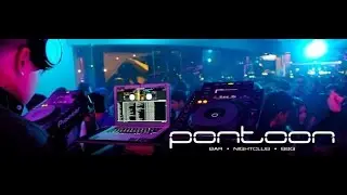 Pontoon Bar in Cockle Bay, Darling Harbour, Sydney