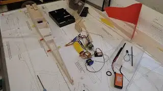 05 Cliff Harvey's Da Vinci   Electronics trouble and fuselage