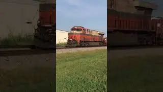 NS 8105 w/ K5HLA Leads the MHOBC at Deer Park, TX