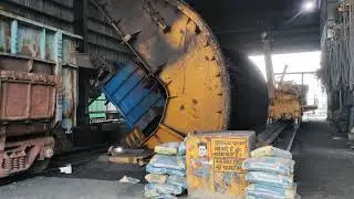 coal unloading by crane..👈👈👈👈