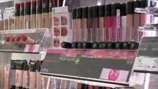 Momentum Instore: The Role of Our Cosmetic Merchandisers