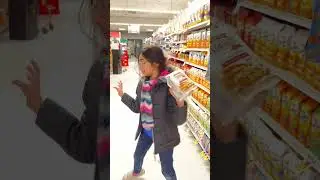 Shopping in the Cookies and crackers isle at stop and shop