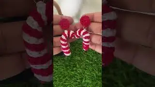 Candy cane earrings #crochet #christmas
