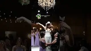 the hat is the moment ✨ #brixonfox #chicagoweddingvenue #chicagosuburbs #chicagowedding