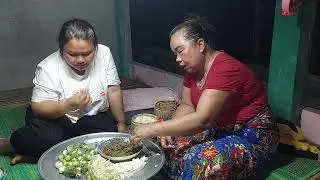 กินข้าวสองแม่ลูกลาบปลาฝีมือนางมลแชบๆ