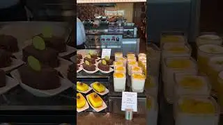Food in Etihad Abu Dhabi Business Lounge #abudhabi #businessclass #airport #lounge #sweet