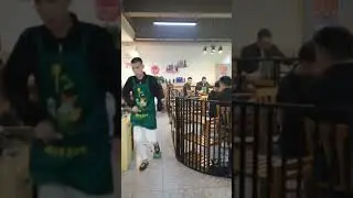 hong nan berhenti jadi mafia. buka toko makanan dan minuman. di ganggu oleh oleh musuh nya kak ruy
