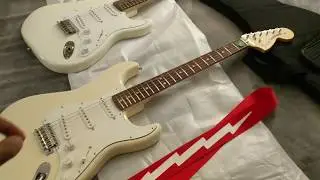 Unboxing & First Look - Fender Stratocaster Albert Hammond Jr Signature Edition