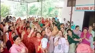 मुहब्बत की दुनिया वसाई प्रभु बीर    जो शामिल हुआ बना दिल से अमीर