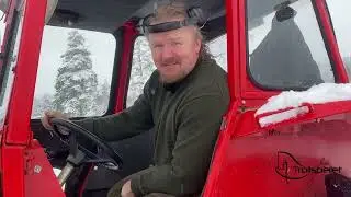 Vi holder ridebanen brukbar i snøværet