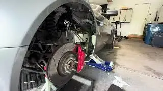 Aston Martin Vantage 2006&ndash;2018 door strut replacement