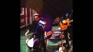 &laquo;&nbsp;For The LuV @ Guitars