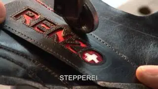 Renzo Blumenthal fertigt seinen Fretz Men Schuh