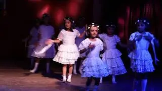 Maine Kaha Phoolon se By Girls of class 1st and 2nd