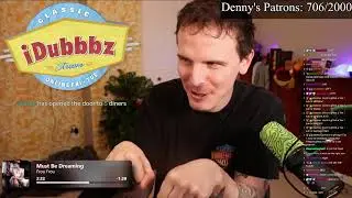 Иэн Джомха (iDubbbz) показывает фокус для субтитров и демонстрирует нам «эксгибициониста».