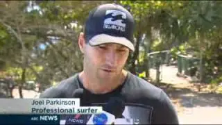 Thousands honour surfing legend