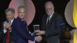 CBS News' Scott Pelley honored with Cronkite Award