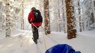 Going on Snow - Night in the Wind Shelter