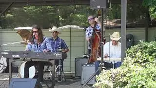 Harbor Lights | Country Squires with Helen Casabona