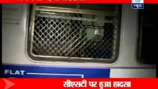 Mumbai: Local train derails, no casualty &lrm;