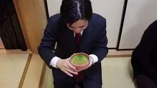 Learn Japanese tea ceremony etiquette for guests in 90 seconds | WisdomBase KYOZAI Channel