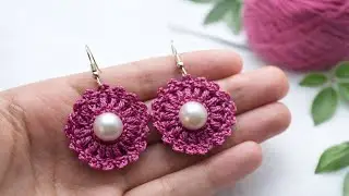 Beautiful crochet floral earrings with pearl in center ✨️ 😍 