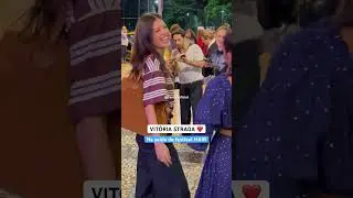 Atriz Vit&oacute;ria Strada saindo do teatro Riachuelo. #primeiroeuvivodepoiseuposto #desocupadosdainternet