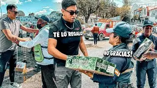 Les LLEGARON los REYES MAGOS 🎁 Regalamos BOTAS a los POLICÍAS y NO LO PODÍAN CREER 😲