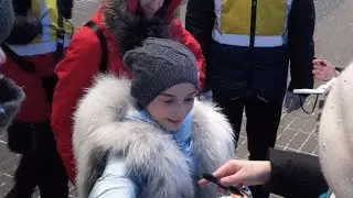 |Маргарита Базылюк раздает автографы|