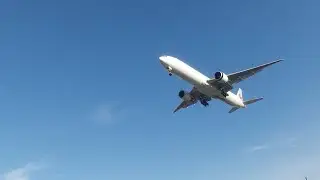 Air Canada Boeing 777-300er C-FIVR & Boeing 777-200lr C-FIUF landing in Vancouver YVR Airport 