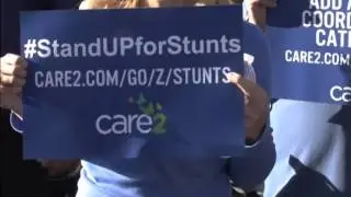 4054-AWARDS-OSCARS STUNT PROTEST