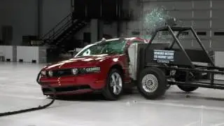 2010 Ford Mustang 2-door side IIHS crash test
