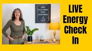 LIVE ✨ Let&rsquo;s Tune Into the Current Energy Together | Collective Tarot & Chat