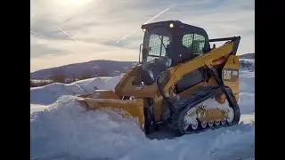 Cat&reg; Multi V-Plow Features