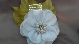 FLOR SENCILLITA CON HOJAS PINTADAS PINTURAS ACRILEX,Mayra Leon