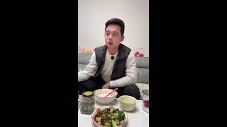 Live broadcast of street food specialties and fruit delicacies