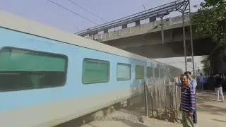 160 KMPH Big Runover Averted !!! WAP-5 Gatimaan Disappears in Blink of an Eye !!! 🔥🔥