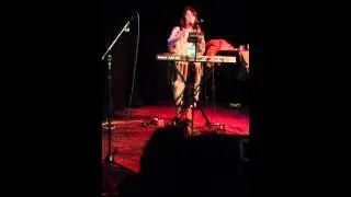 Jensuki Creates Beat + Sings Live in NYC