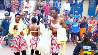 i Kigali ibibaye biteye ubwoba 😭 🙄mumuhanda umusore yiyambitse ubusa burundu  police irafunze