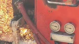 #shorts #railway ll Rail welding by Flash Butt machine , Machine se rail weld kaise karte hain.
