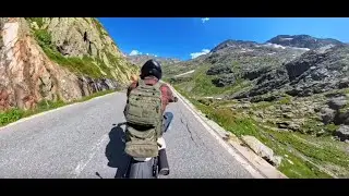 Descente du col du St. Bernard cot&eacute; Suisse