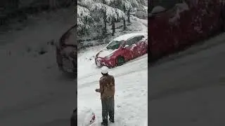 Cars slip on Murree Road || Murree accidents || #murreepakistan