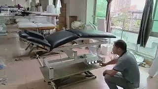 Good Equality Electric Height Adjustable PVC Leather Head and Foot Control Examination Bed