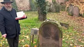 R&rsquo; Eliyahu Baal Shem (Loanz) the Holy Sand cemetery in Worms [וורמייזא]