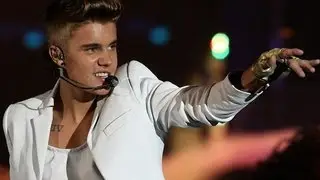 Justin Bieber's Endorses Ripoff Teen Debit Card